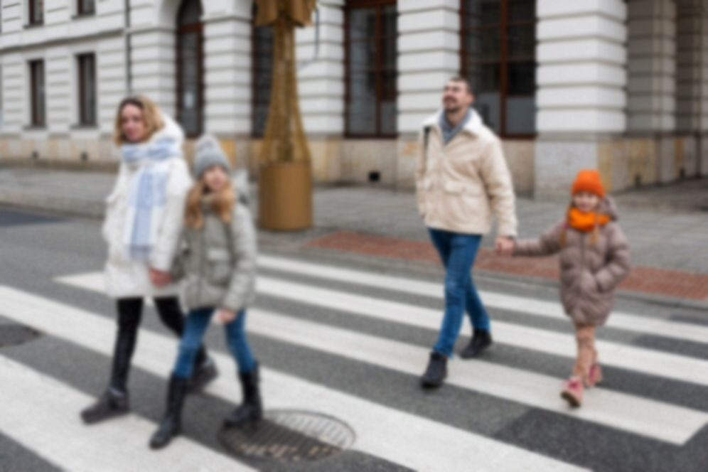 Familie Die Straat Oversteekt Verkeersrace